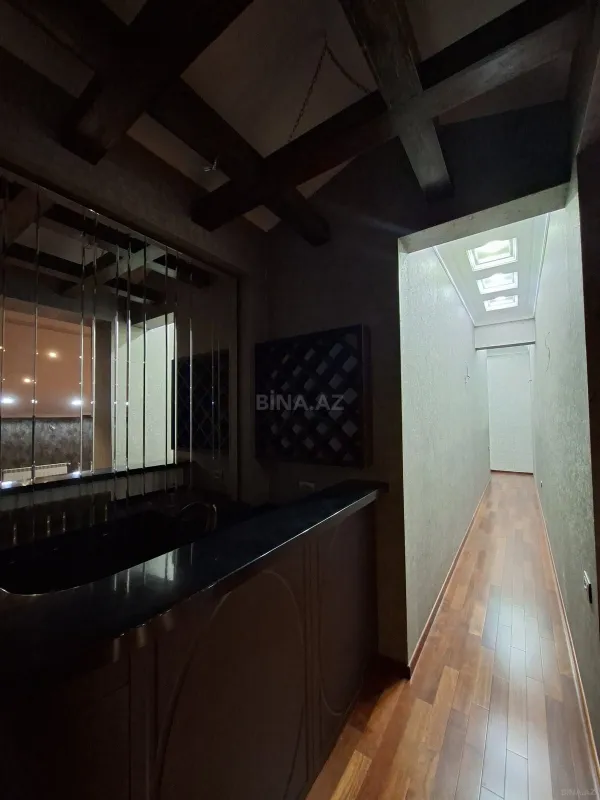 Satılır 5 otaqlı mənzil 310 m²