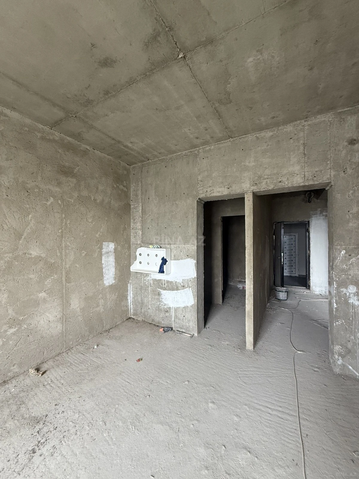 Satılır 3 otaqlı mənzil 92 m²