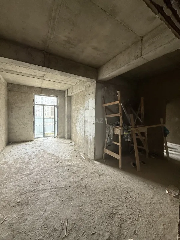 Satılır 3 otaqlı mənzil 92 m²