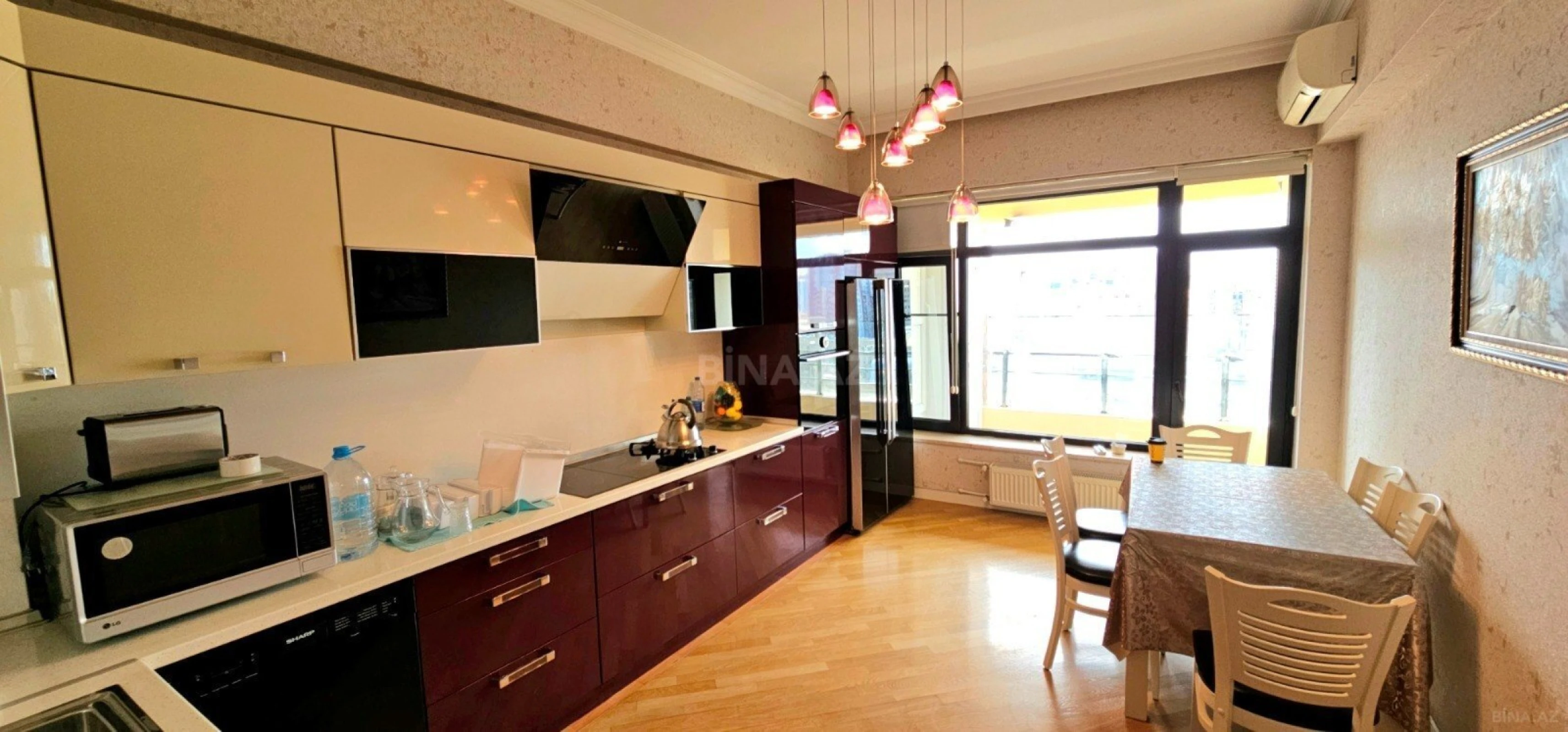 Satılır 5 otaqlı mənzil 225 m²