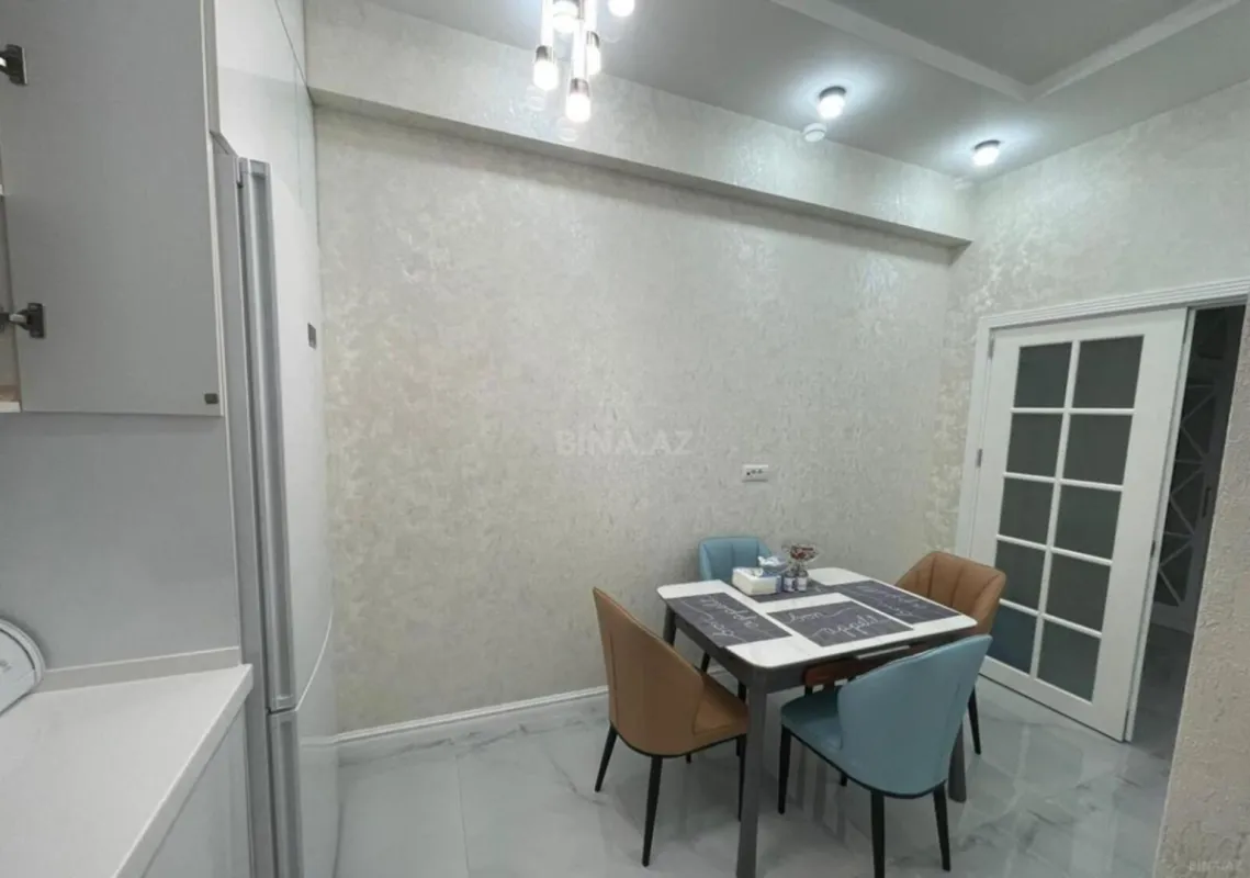 Satılır 3 otaqlı mənzil 123 m²
