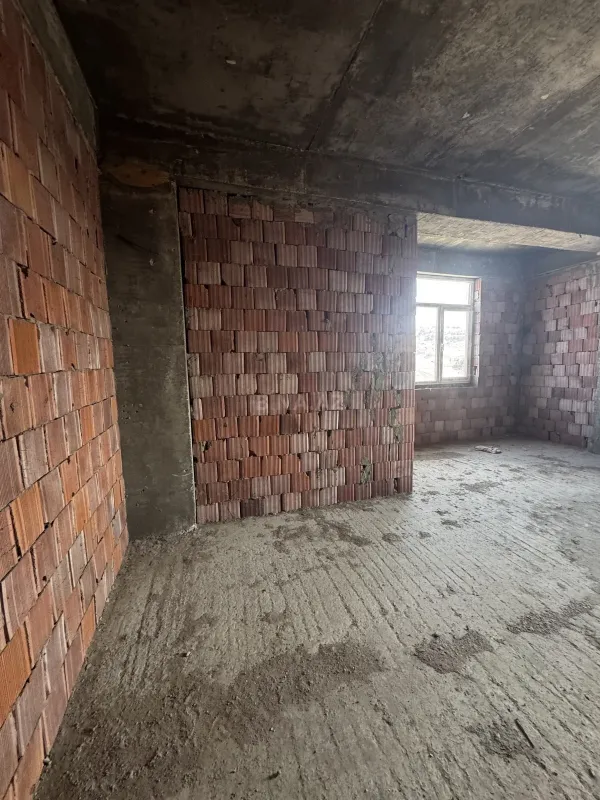 Satılır 4 otaqlı mənzil 224 m²