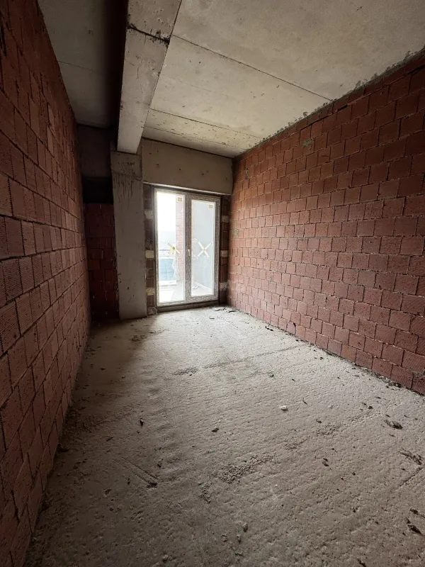 Satılır 4 otaqlı mənzil 224 m²