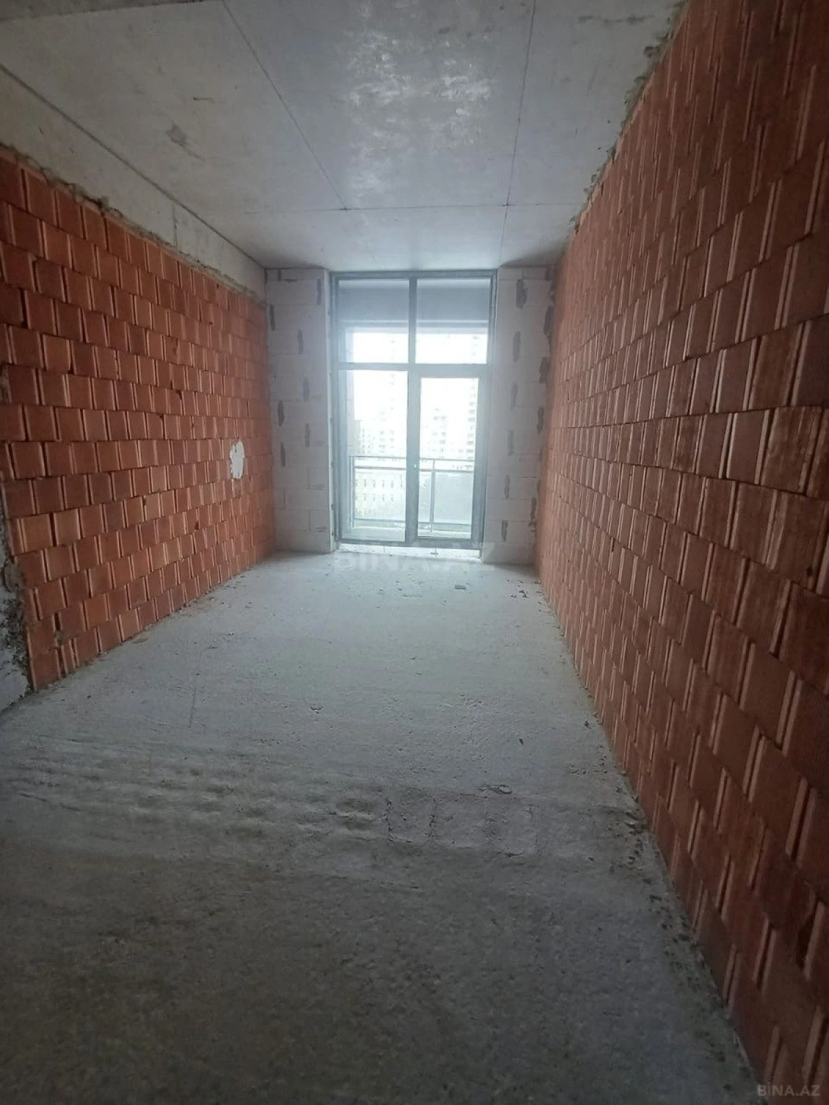 Satılır 4 otaqlı mənzil 224 m²