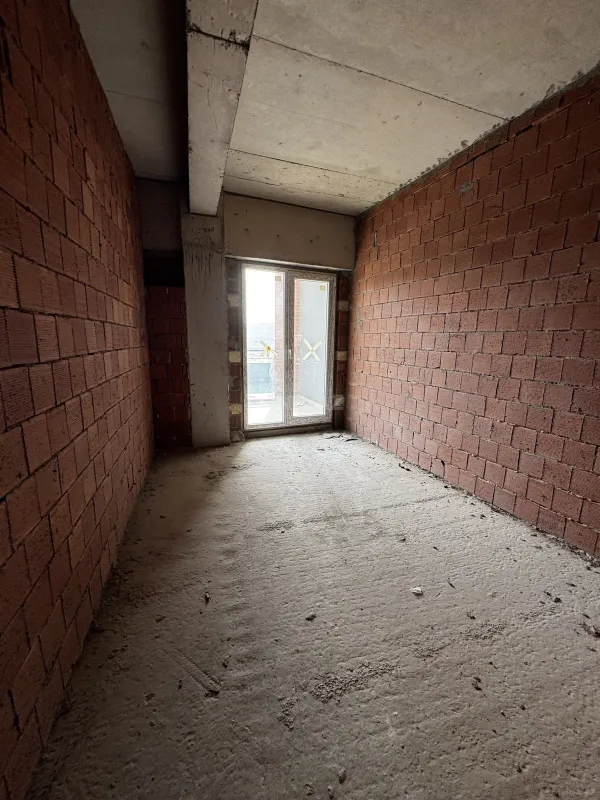 Satılır 4 otaqlı mənzil 224 m²