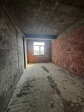 Satılır 4 otaqlı mənzil 224 m²