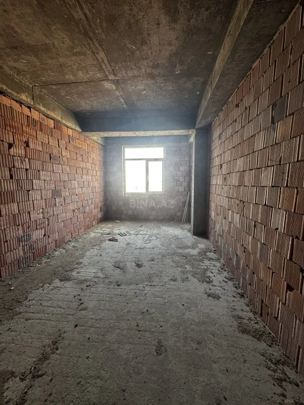 Satılır 4 otaqlı mənzil 224 m²