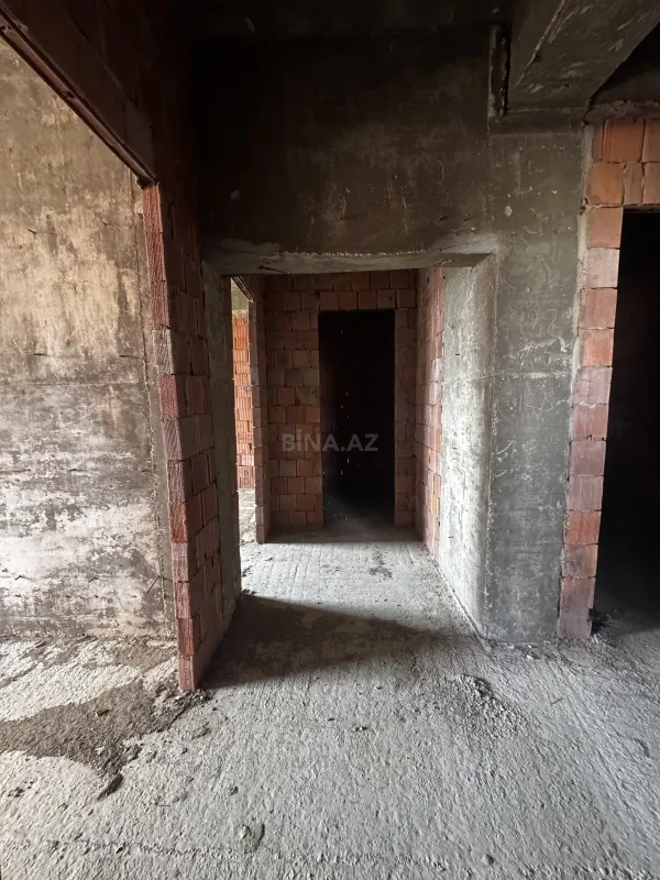 Satılır 4 otaqlı mənzil 224 m²