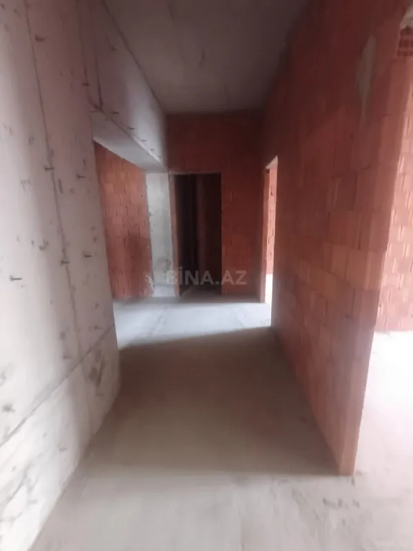 Satılır 4 otaqlı mənzil 224 m²