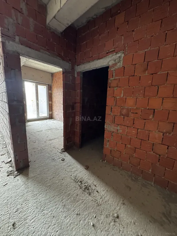 Satılır 4 otaqlı mənzil 224 m²