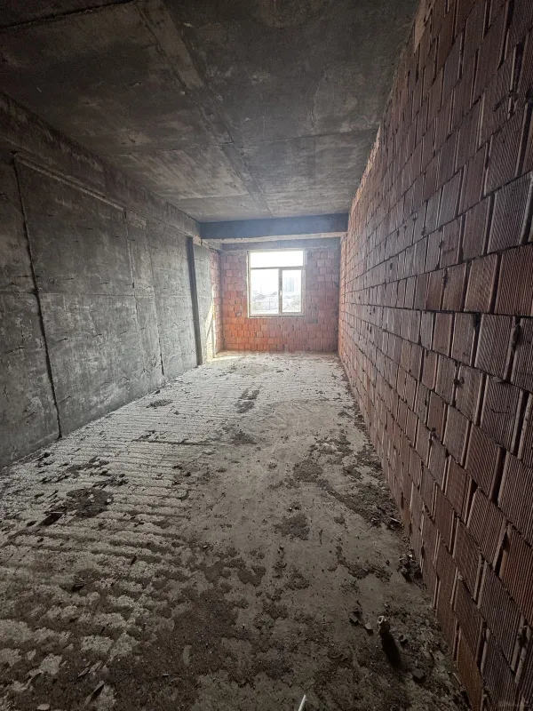 Satılır 4 otaqlı mənzil 224 m²