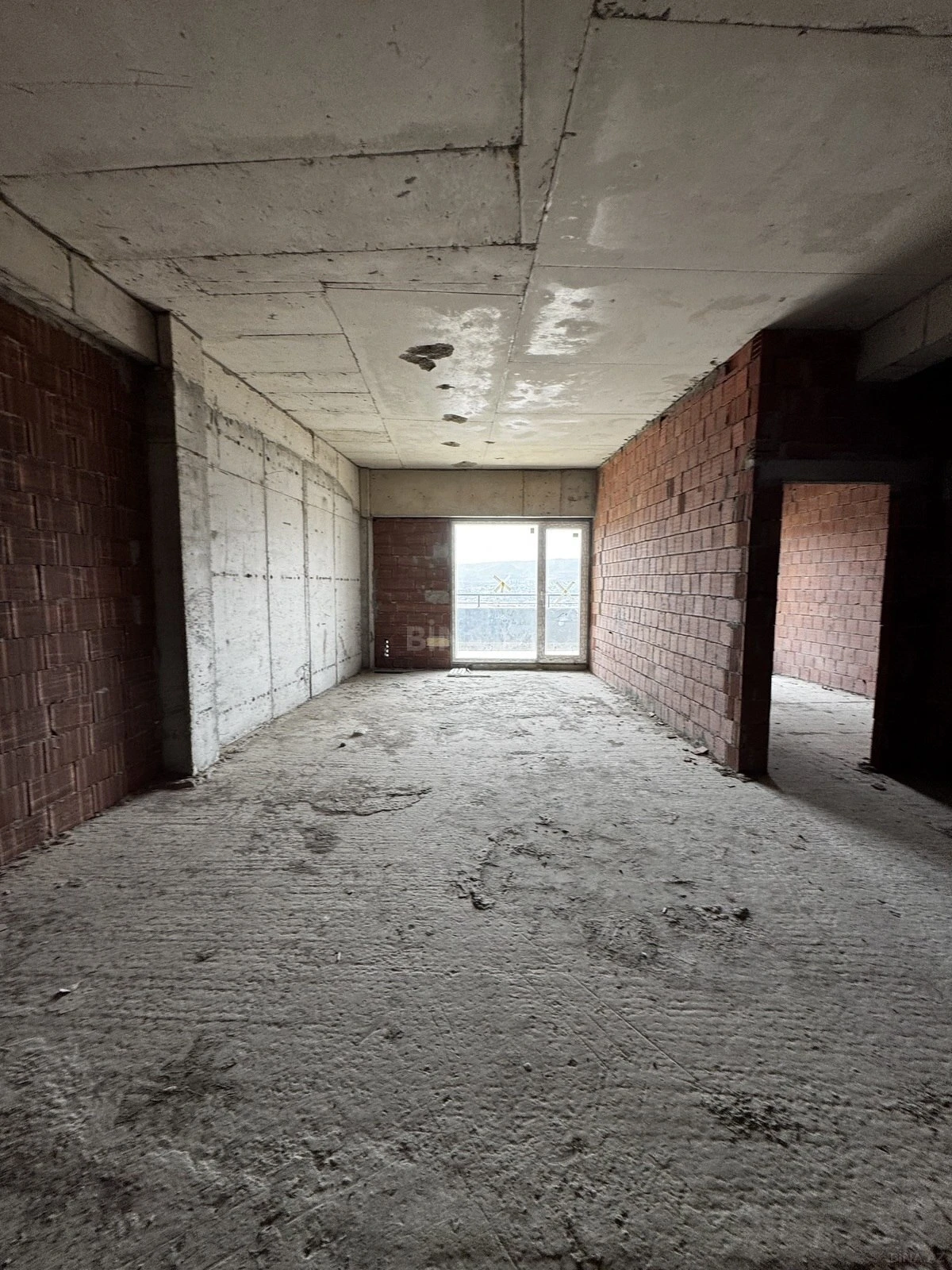 Satılır 4 otaqlı mənzil 224 m²