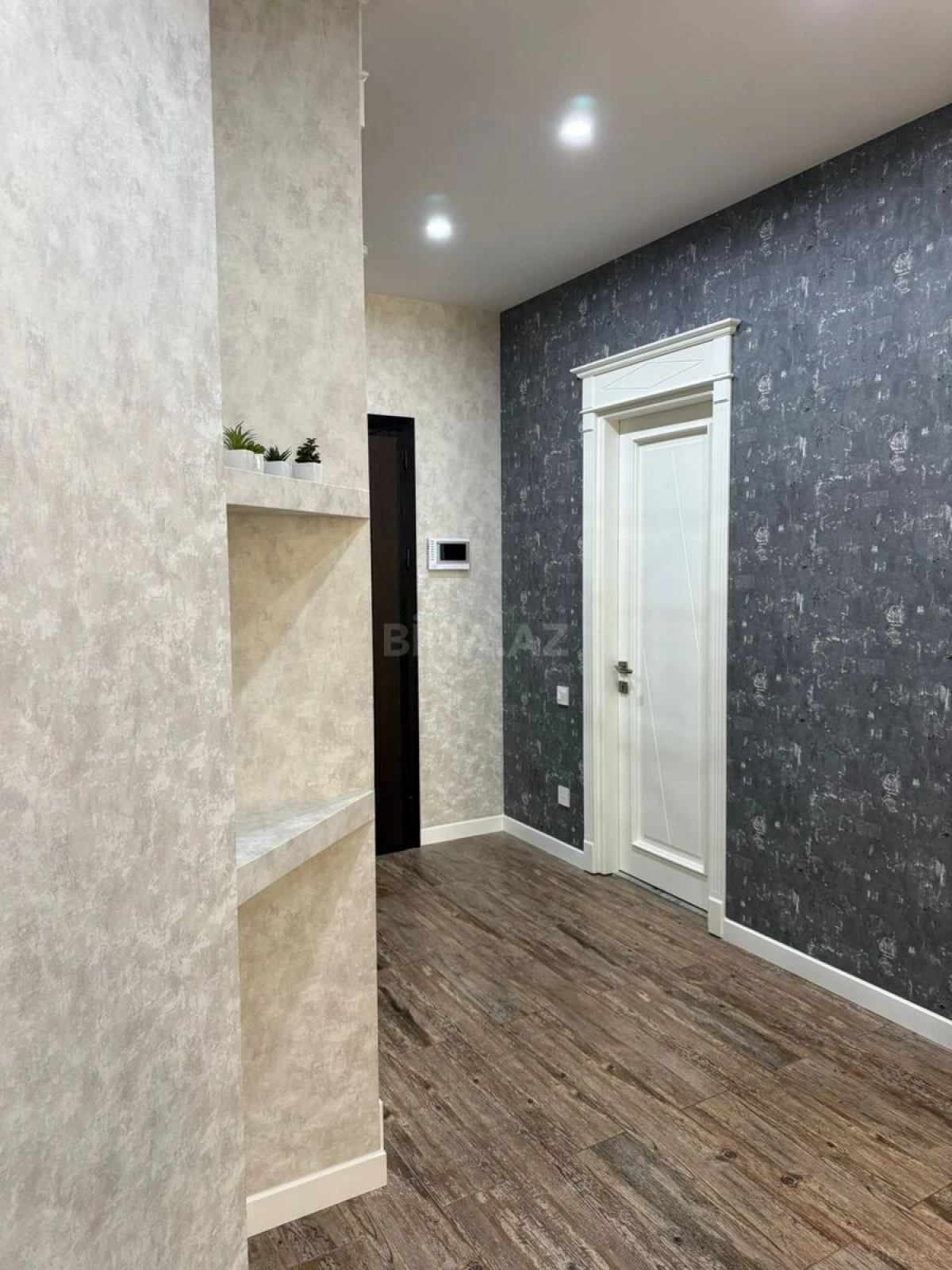 Kirayə verilir 2 otaqlı mənzil 72 m²