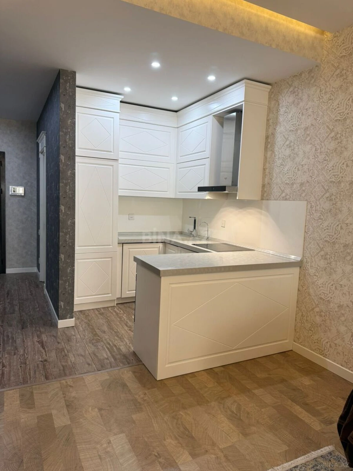 Kirayə verilir 2 otaqlı mənzil 72 m²