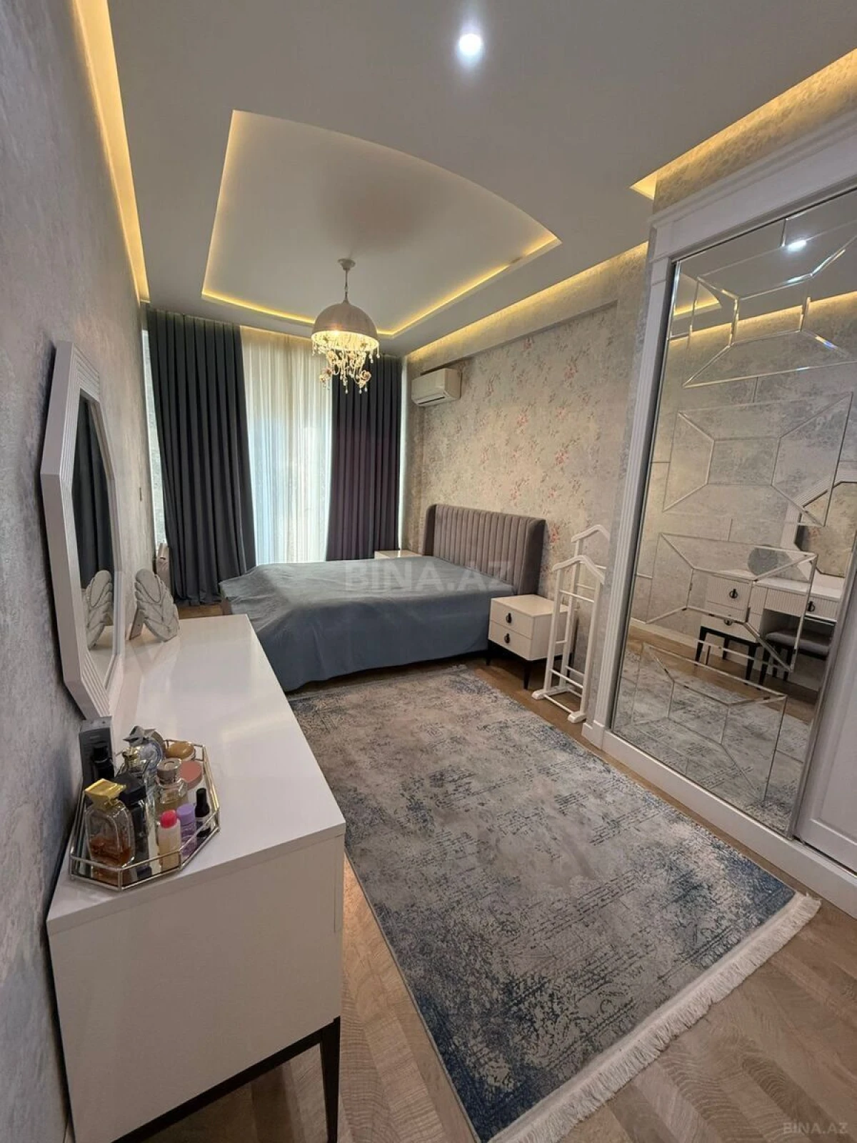 Kirayə verilir 2 otaqlı mənzil 72 m²