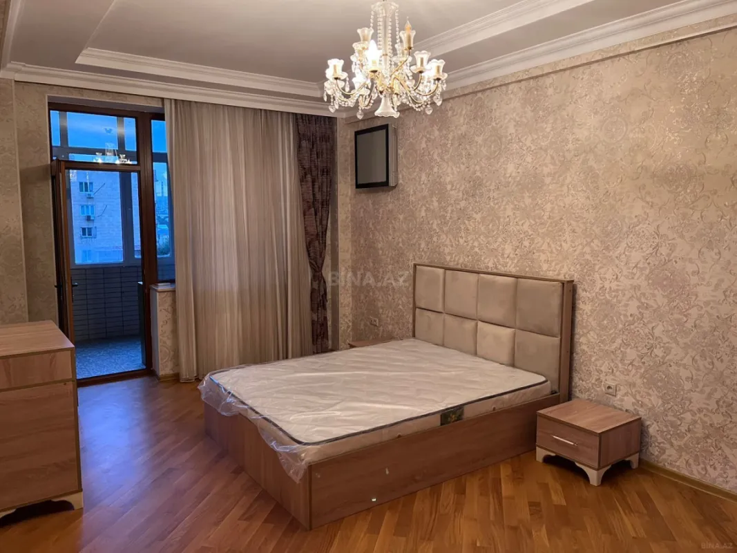 Kirayə verilir 2 otaqlı mənzil 120 m²