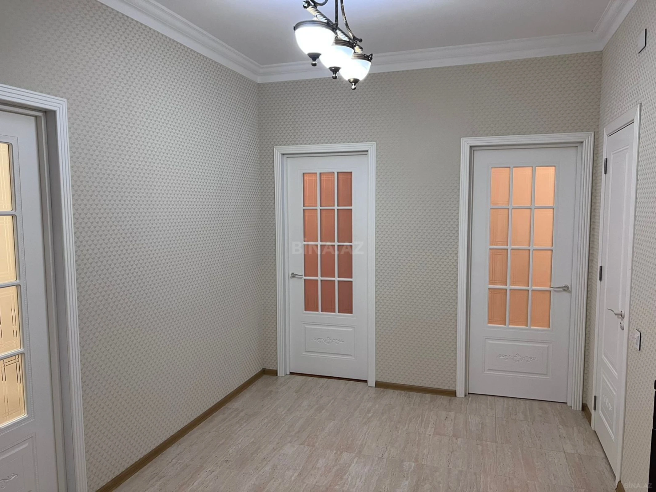 Kirayə verilir 2 otaqlı mənzil 120 m²