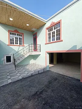 Satılır 4 otaqlı həyət evi 200 m² — Xırdalan 4 otaq 200.00 m²