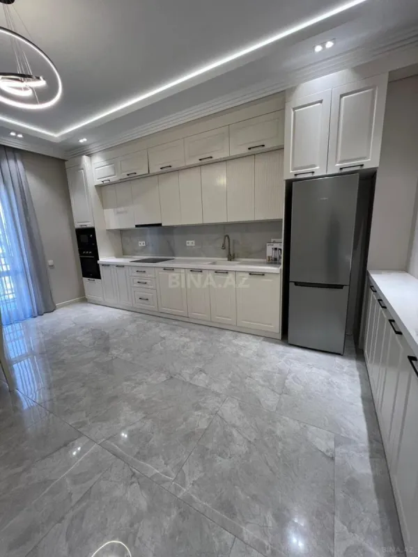 Kirayə verilir 3 otaqlı mənzil 120 m²