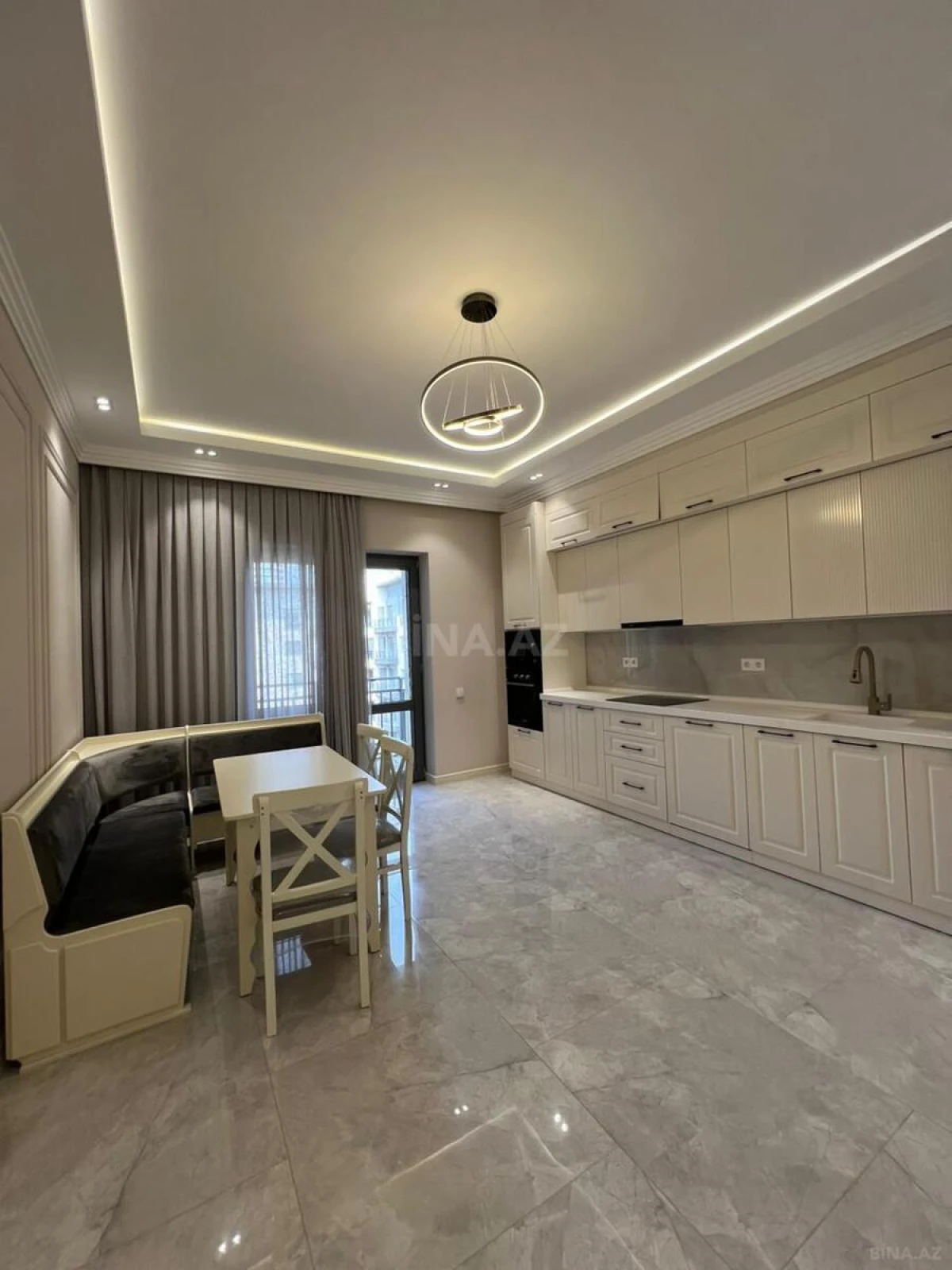 Kirayə verilir 3 otaqlı mənzil 120 m²