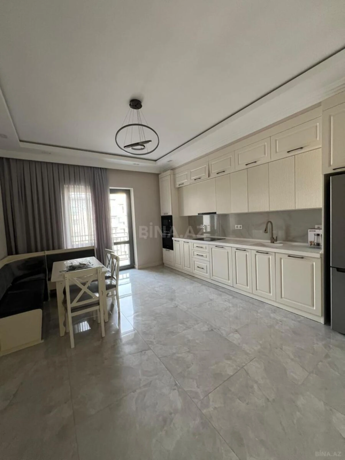 Kirayə verilir 3 otaqlı mənzil 120 m²