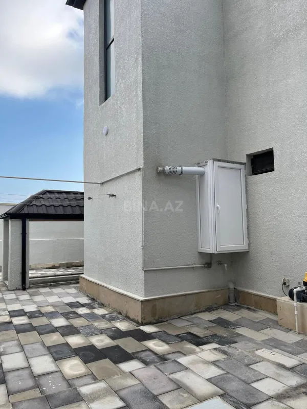 Satılır 5 otaqlı həyət evi 240 m²