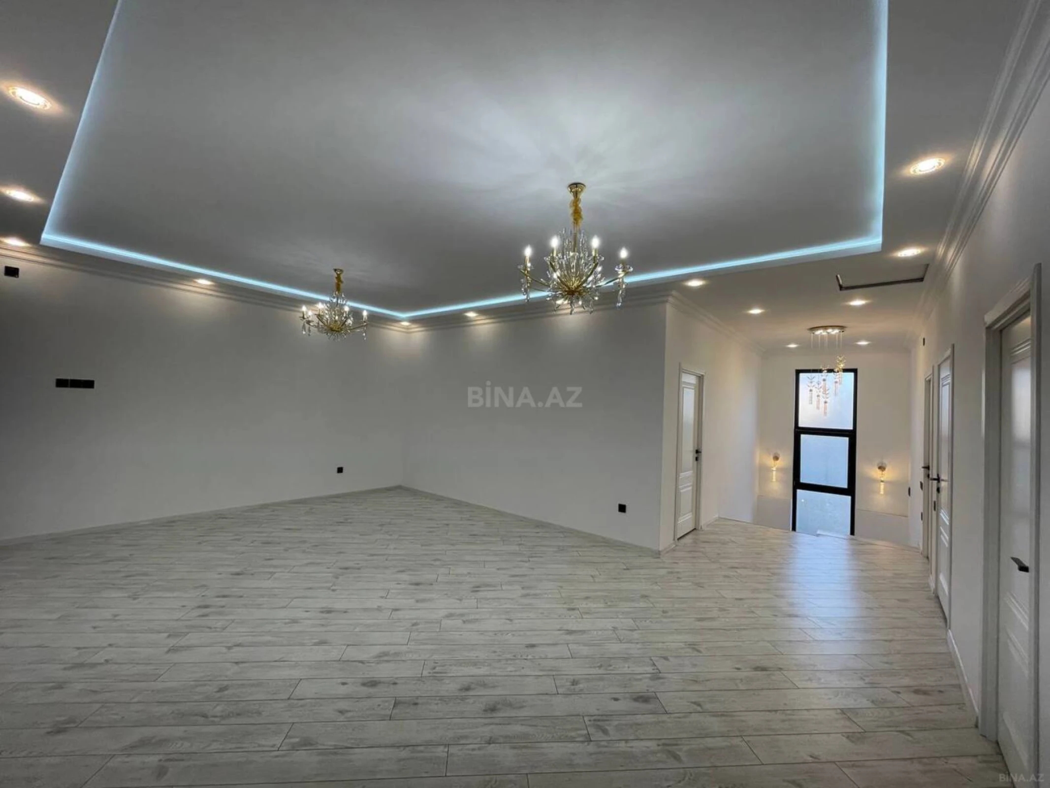 Satılır 6 otaqlı həyət evi 240 m²