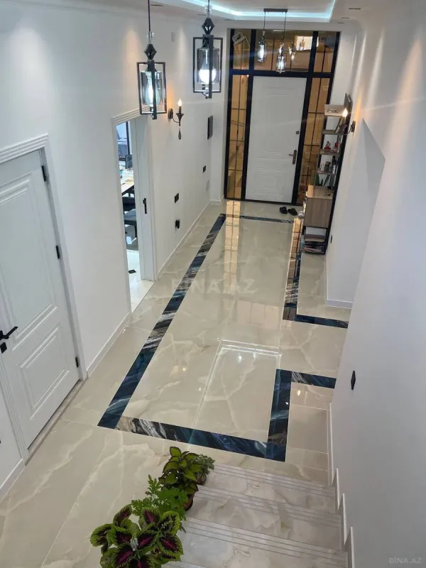 Satılır 6 otaqlı həyət evi 240 m²