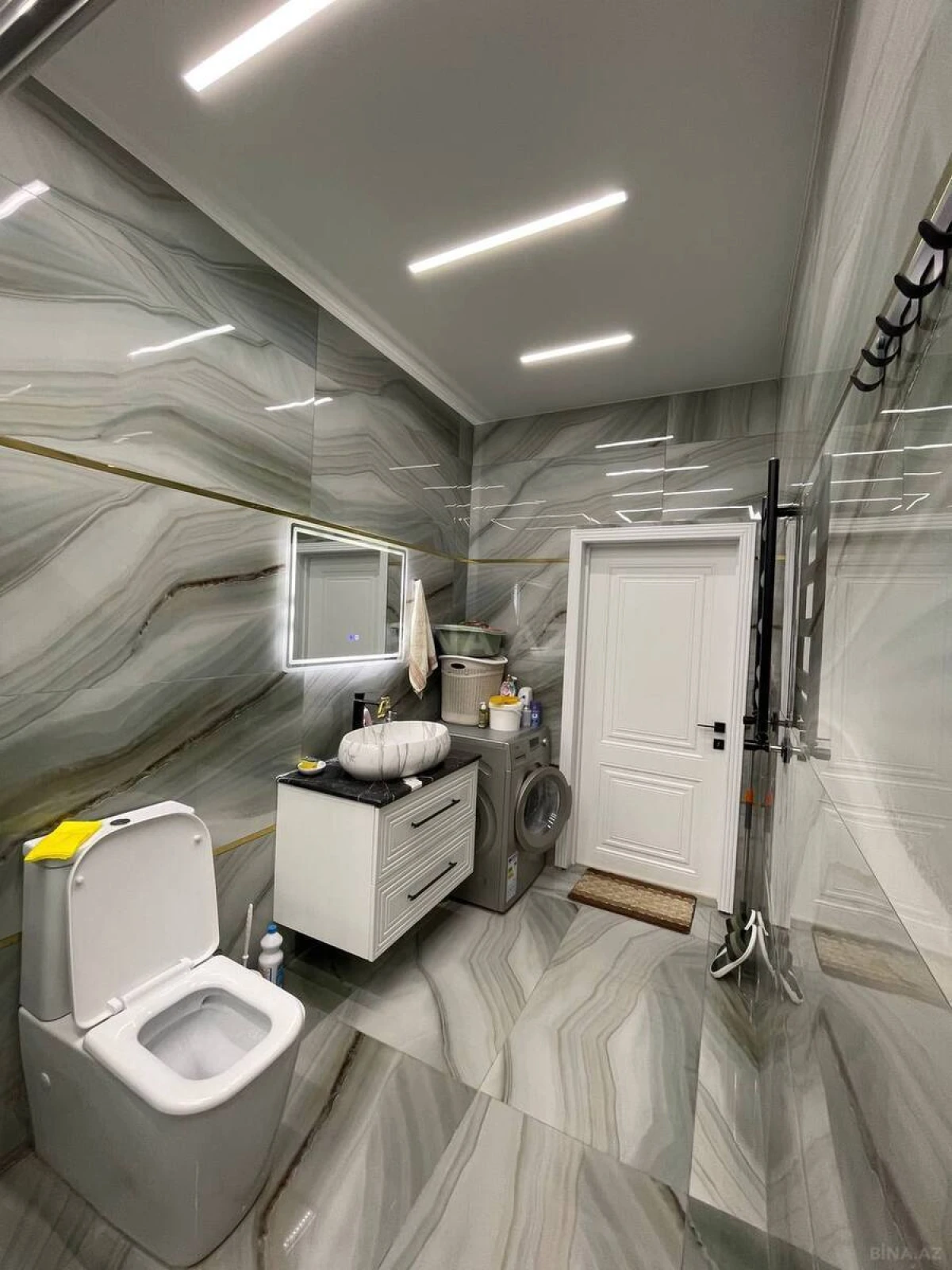 Satılır 6 otaqlı həyət evi 240 m²