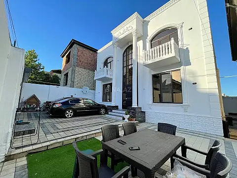 Satılır 6 otaqlı həyət evi 240 m²