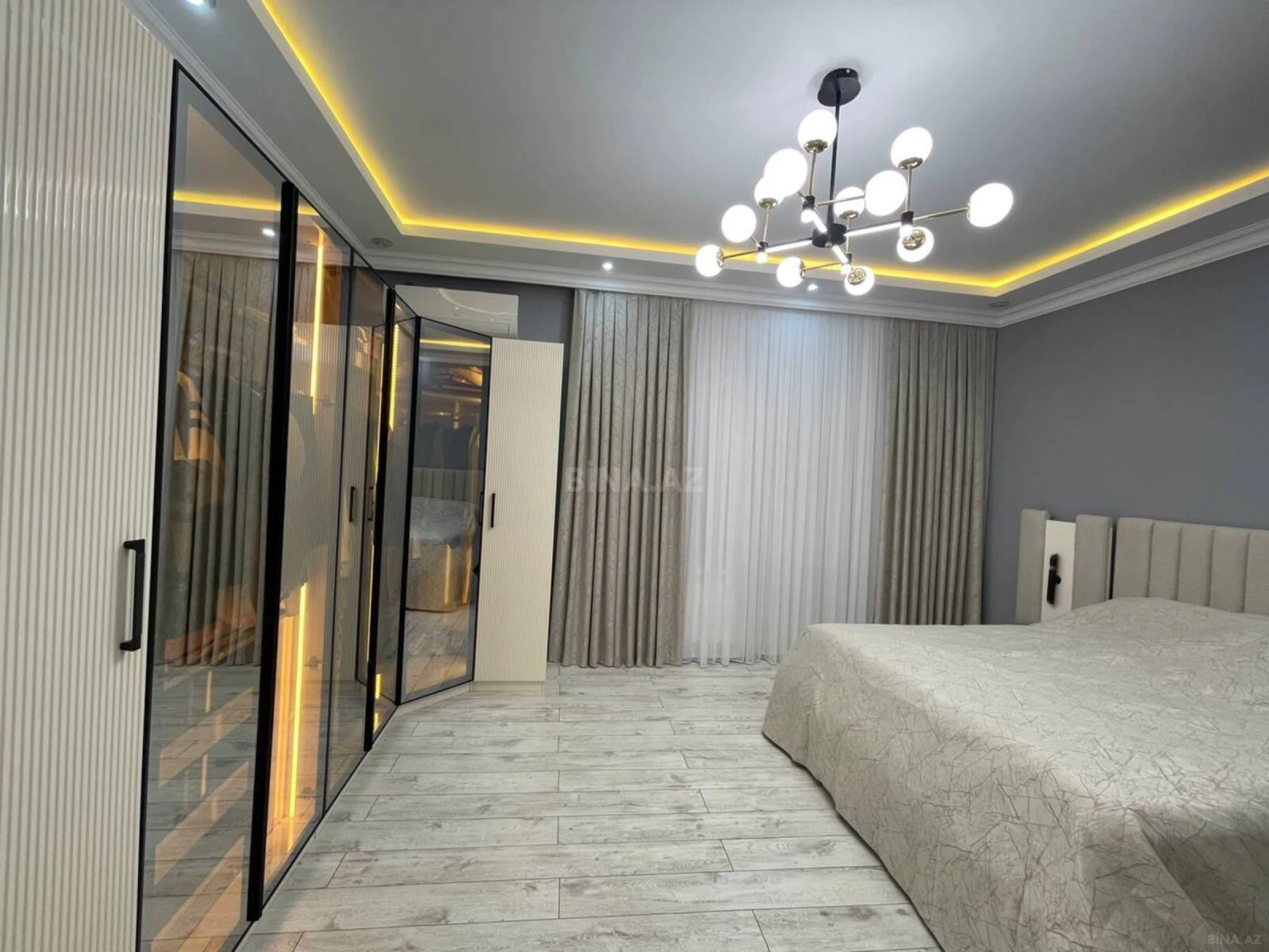 Satılır 6 otaqlı həyət evi 240 m²