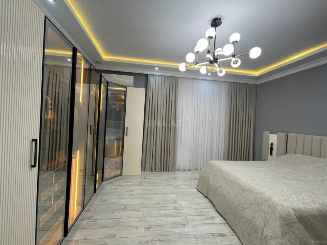 Satılır 6 otaqlı həyət evi 240 m²