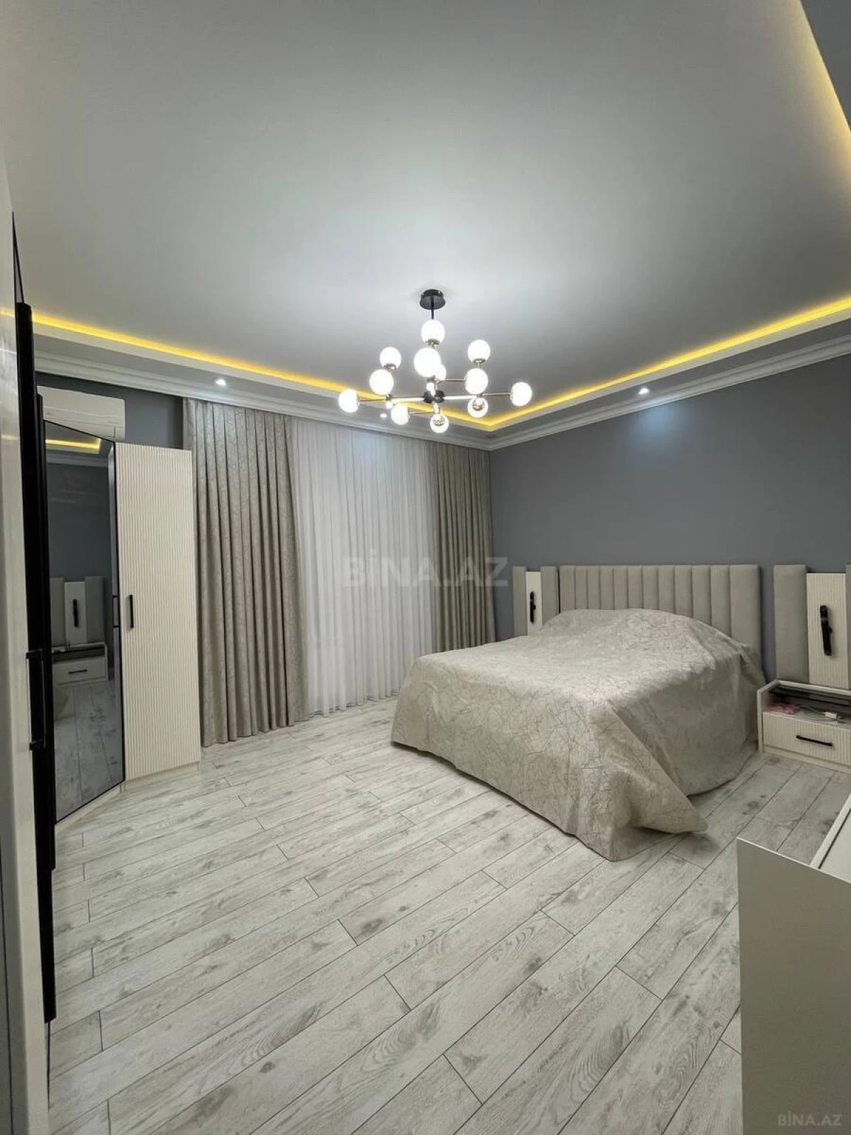 Satılır 6 otaqlı həyət evi 240 m²