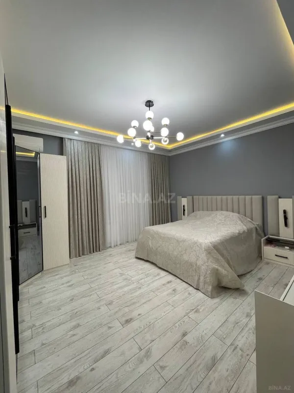 Satılır 6 otaqlı həyət evi 240 m²