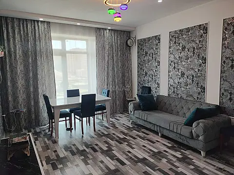 Kirayə verilir 2 otaqlı mənzil 65 m²