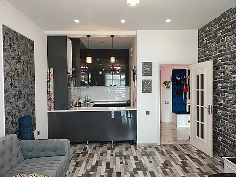 Kirayə verilir 2 otaqlı mənzil 65 m²