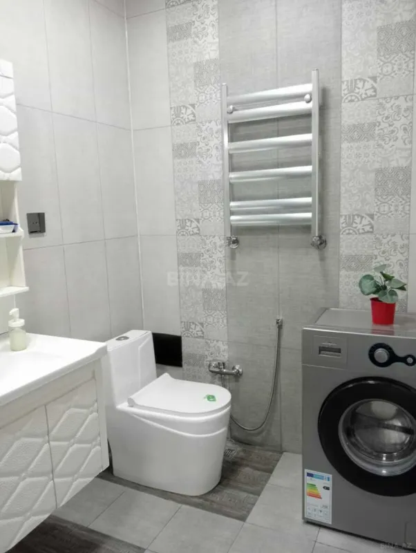 Kirayə verilir 2 otaqlı mənzil 65 m²