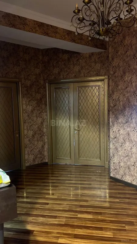 Satılır 3 otaqlı mənzil 125 m²