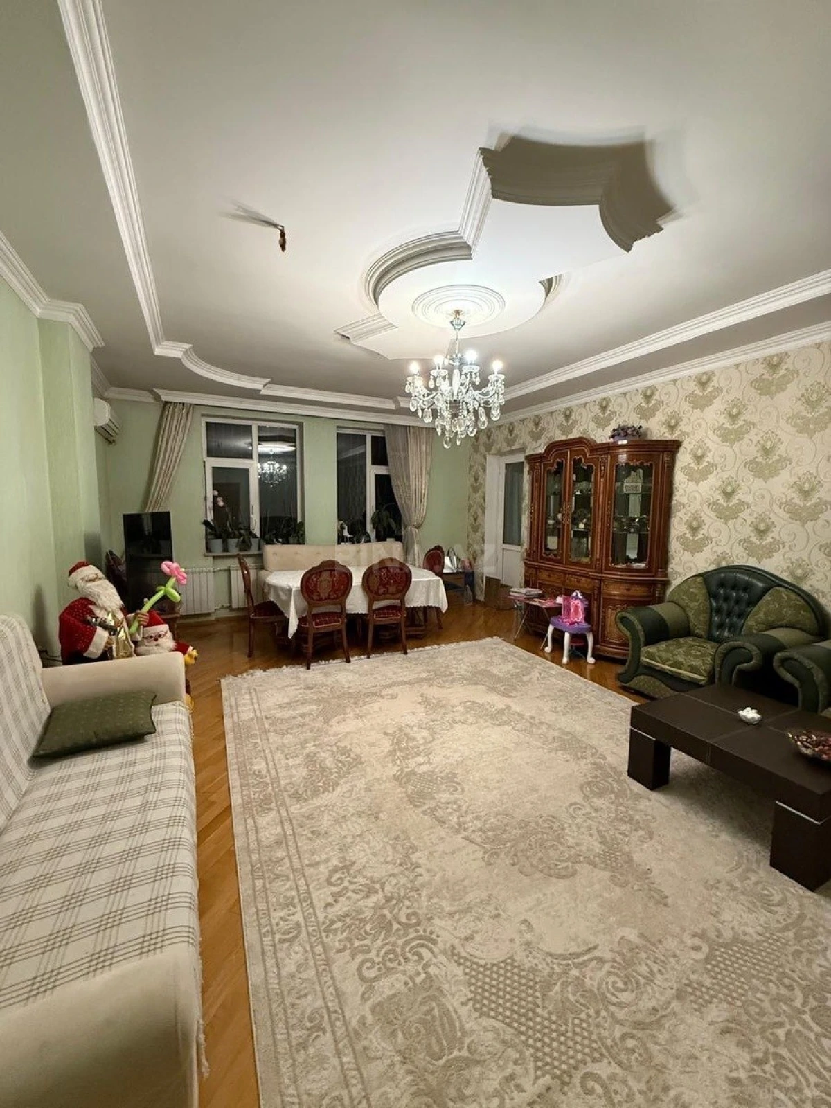 Satılır 2 otaqlı mənzil 128 m²
