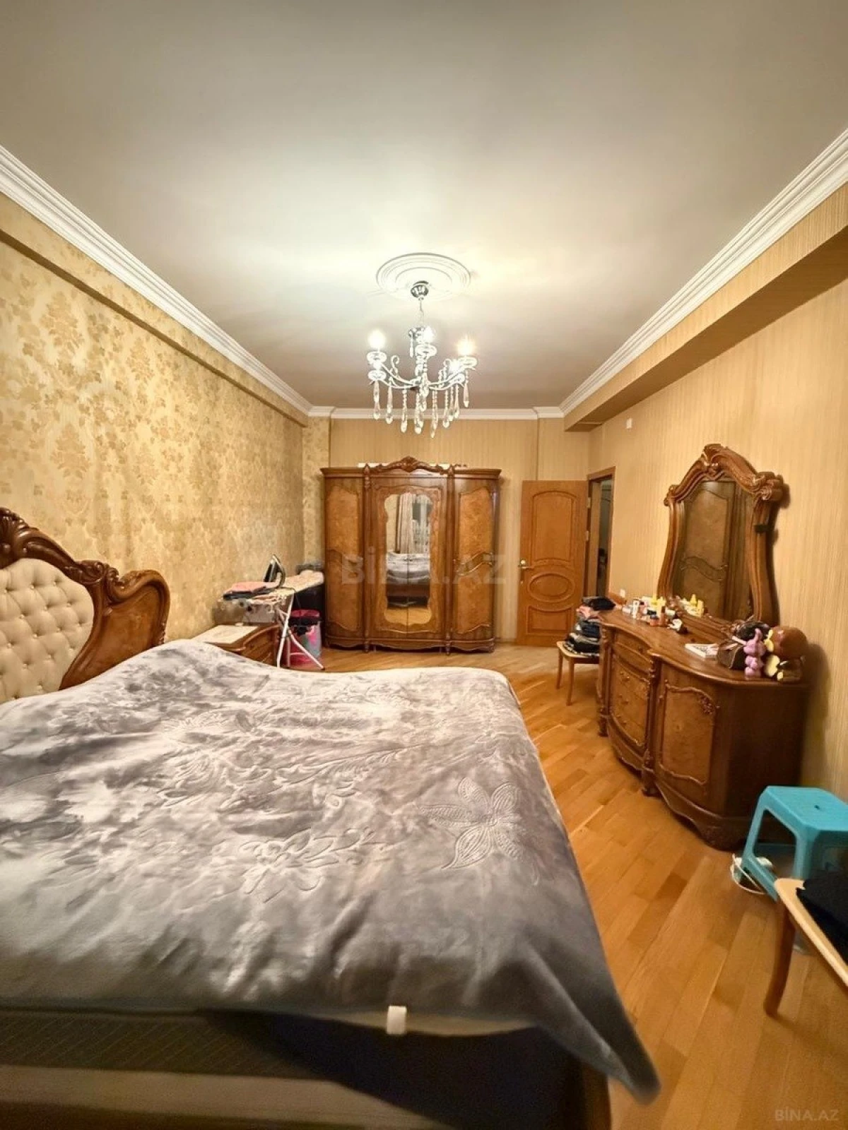 Satılır 2 otaqlı mənzil 128 m²