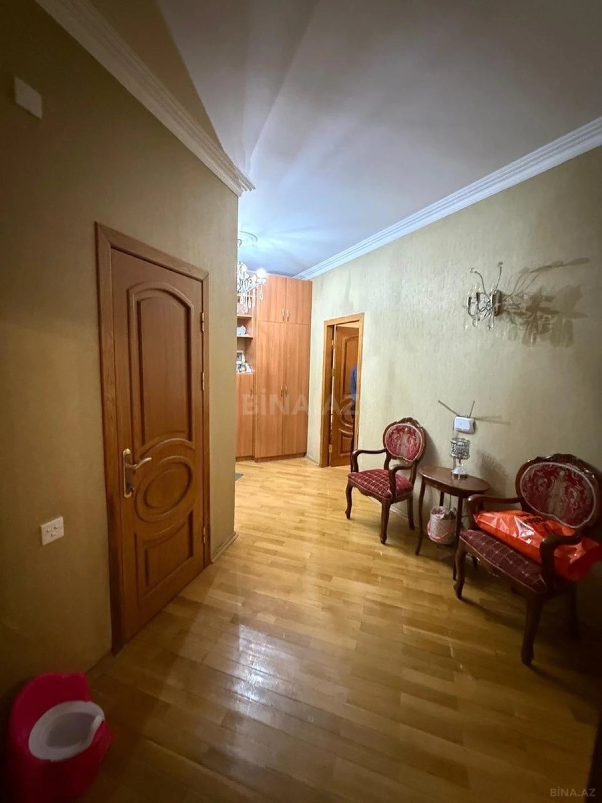 Satılır 2 otaqlı mənzil 128 m²