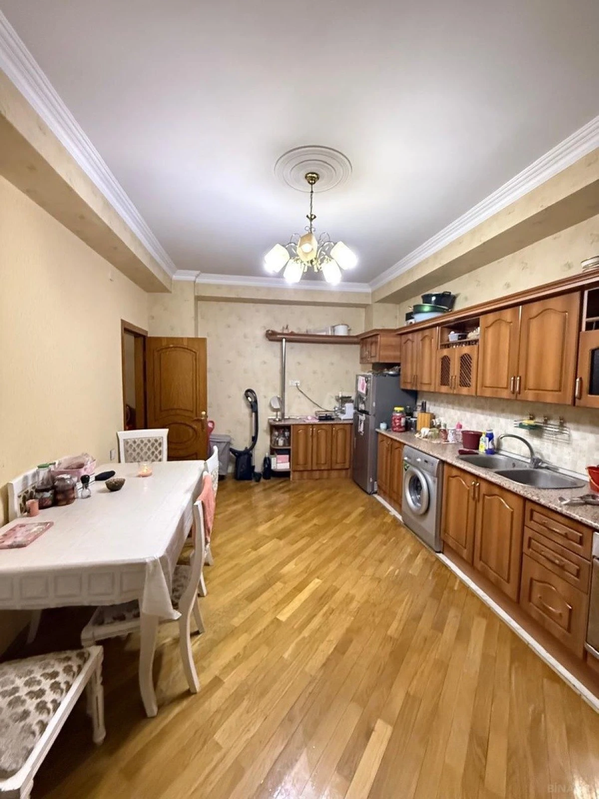 Satılır 2 otaqlı mənzil 128 m²