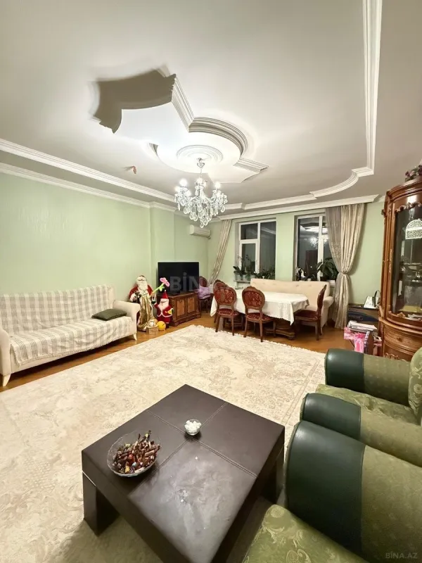 Satılır 2 otaqlı mənzil 128 m²
