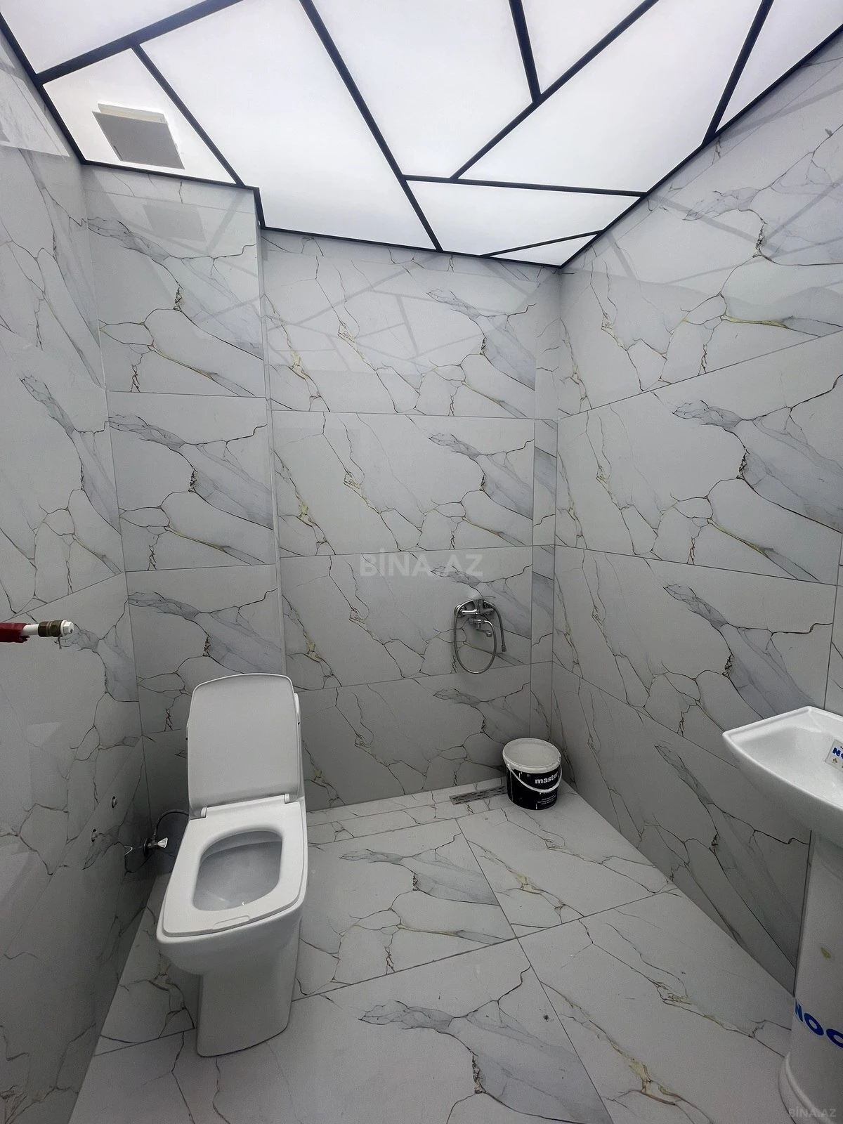 Satılır 2 otaqlı mənzil 58.5 m²