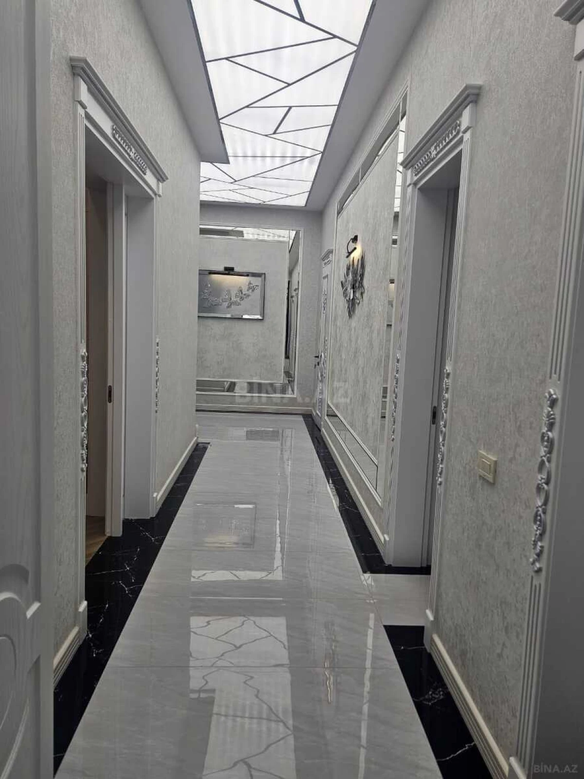 Satılır 4 otaqlı həyət evi 270 m²