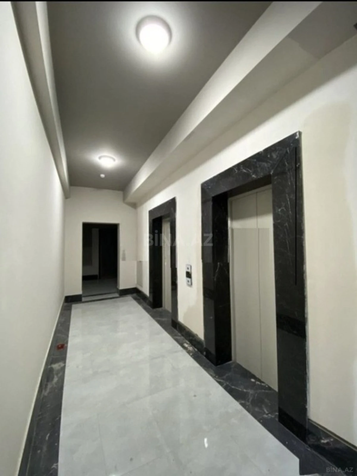 Satılır 2 otaqlı mənzil 75 m²