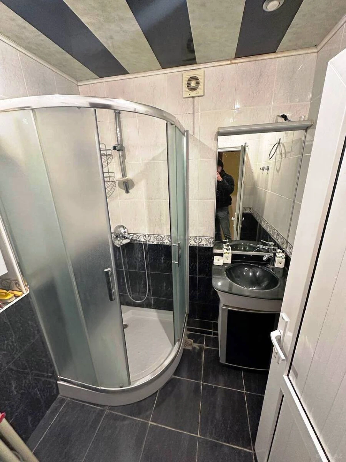 Kirayə verilir 2 otaqlı mənzil 60 m²