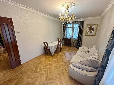 Kirayə verilir 2 otaqlı mənzil 60 m²