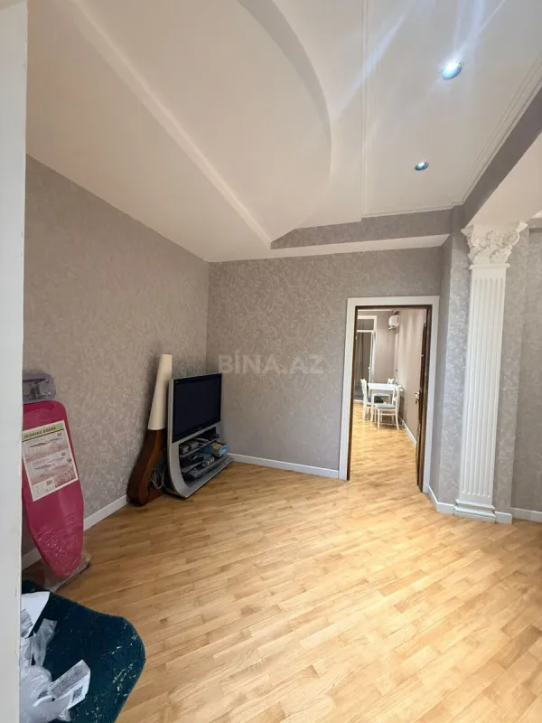 Satılır 4 otaqlı mənzil 170 m²