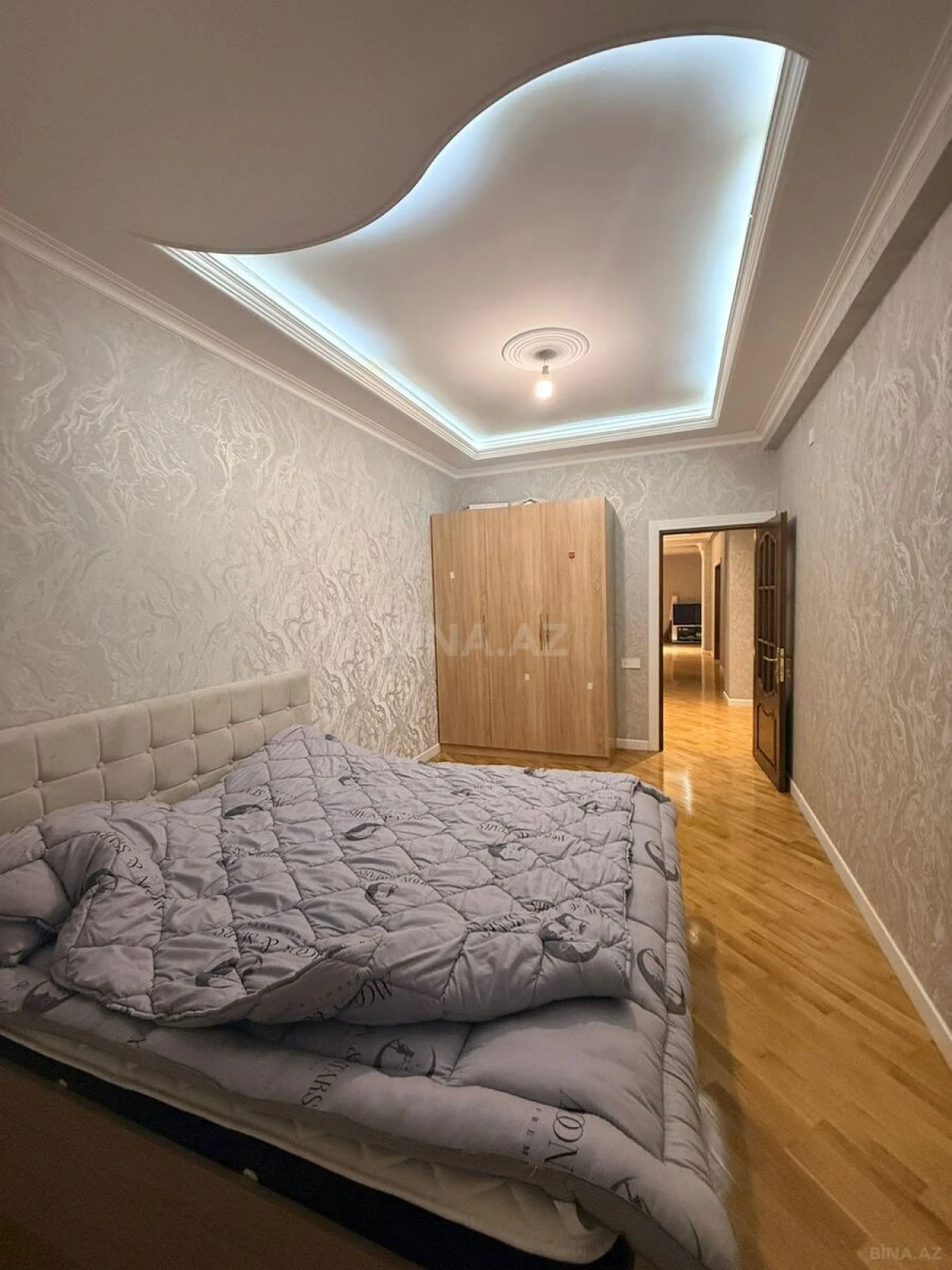 Satılır 4 otaqlı mənzil 170 m²